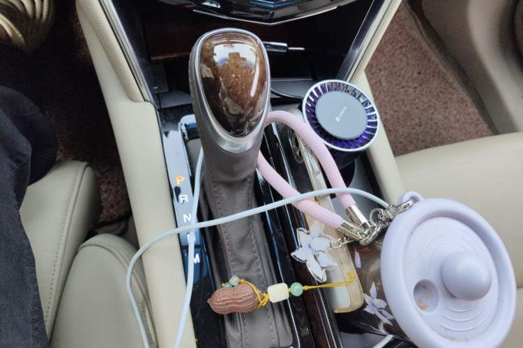 Used Cadillac XTS 2014 28T Luxury Model Gear Lever
