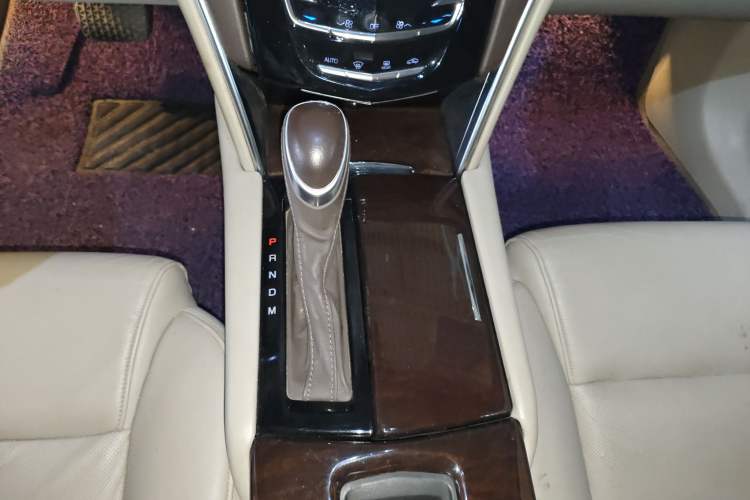 Used Cadillac XTS 2014 28T Comfort Version Gear Lever