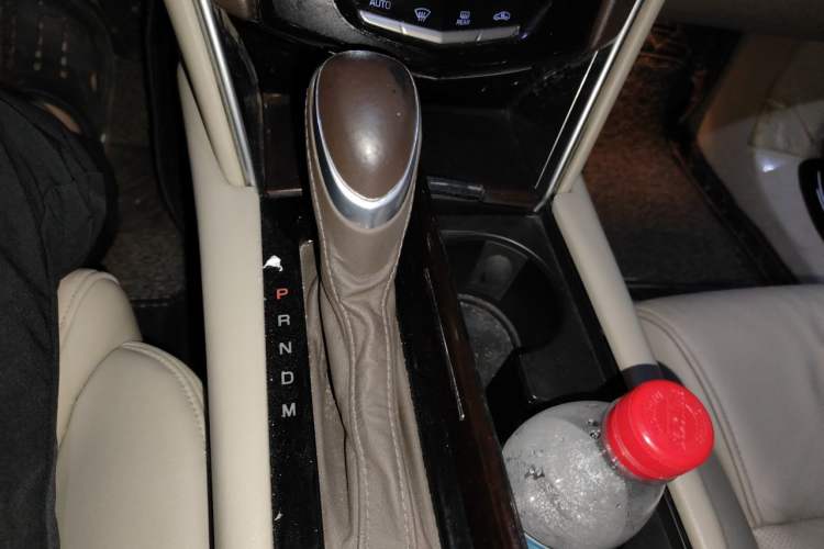 Used Cadillac XTS 2014 28T Comfort Version Gear Lever