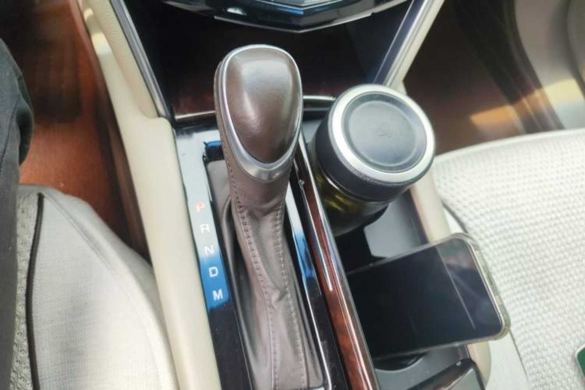 Used Cadillac XTS 2014 28T Comfort Version Gear Lever