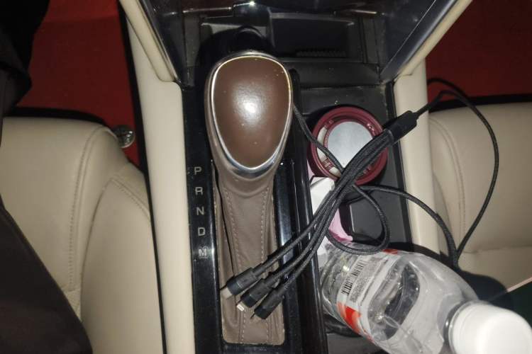 Used Cadillac XTS 2014 28T Comfort Version Gear Lever