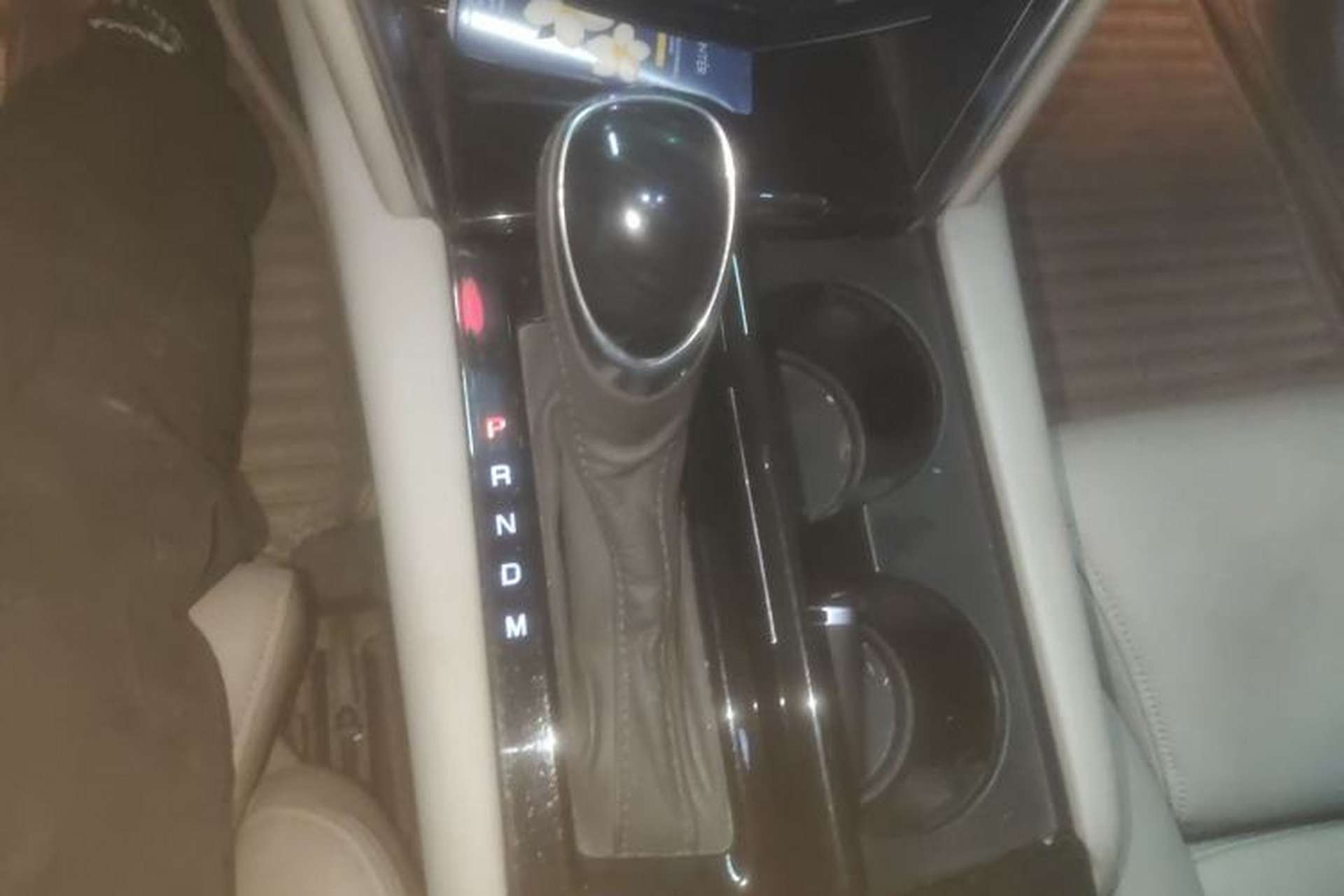 Used Cadillac XTS 2014 28T Platinum Edition Gear Lever