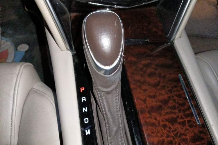 Used Cadillac XTS 2014 28T Comfort Version Gear Lever