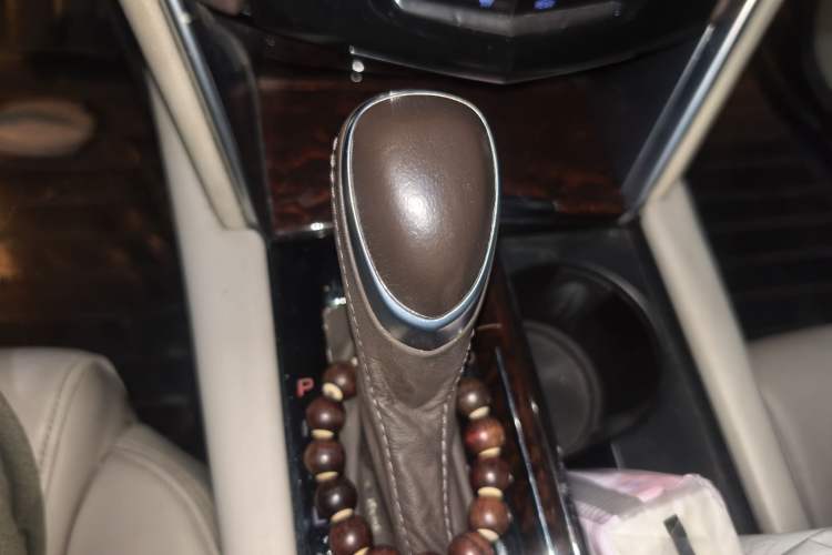 Used Cadillac XTS 2014 28T Comfort Version Gear Lever