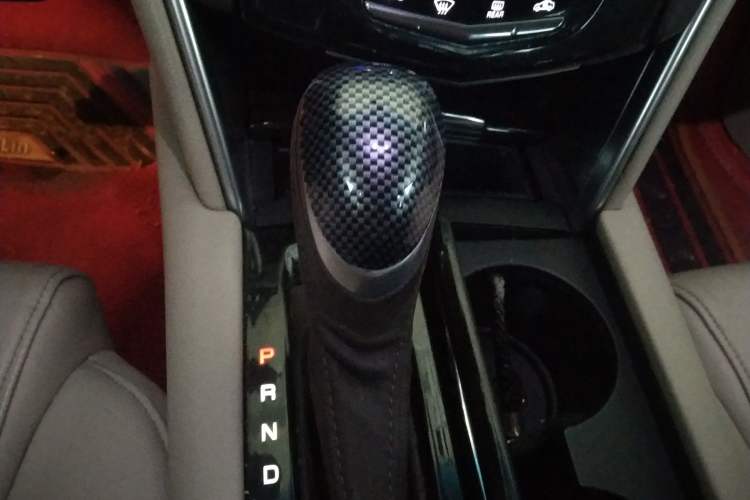 Used Cadillac XTS 2014 28T Comfort Version Gear Lever