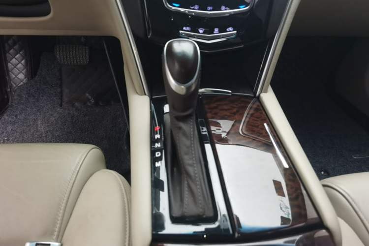 Used Cadillac XTS 2014 28T Comfort Version Gear Lever