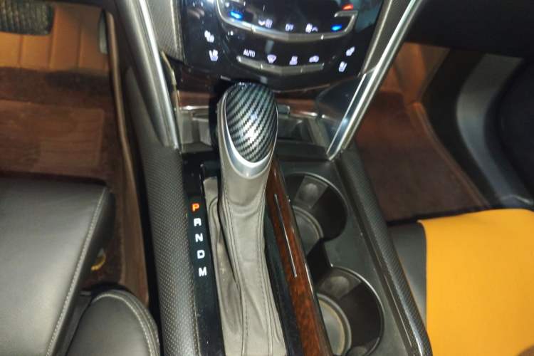 Used Cadillac XTS 2014 28T Luxury Model Gear Lever