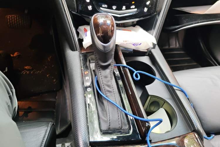 Used Cadillac XTS 2014 28T Luxury Model Gear Lever