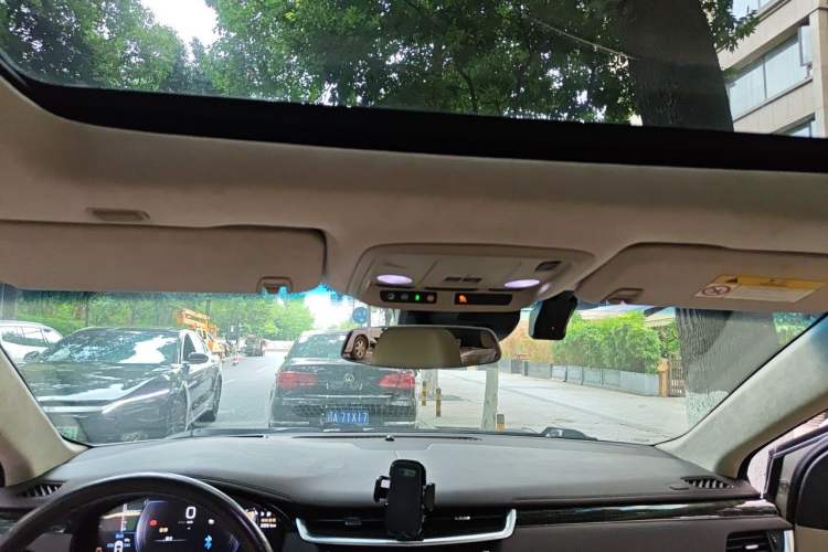 Used Cadillac XTS 2014 28T Platinum Edition Headliner