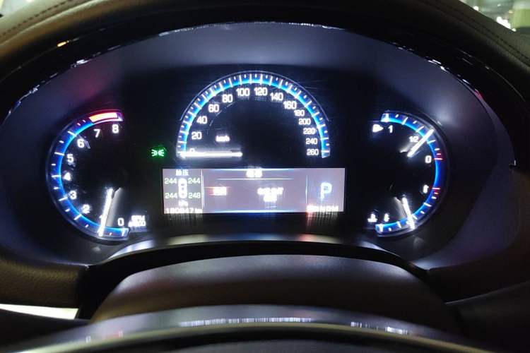Used Cadillac XTS 2014 28T Comfort Version Instrument Cluster