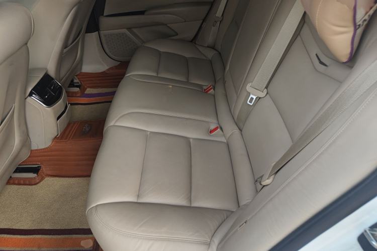 Used Cadillac XTS 2014 28T Elegant Version Interior 4