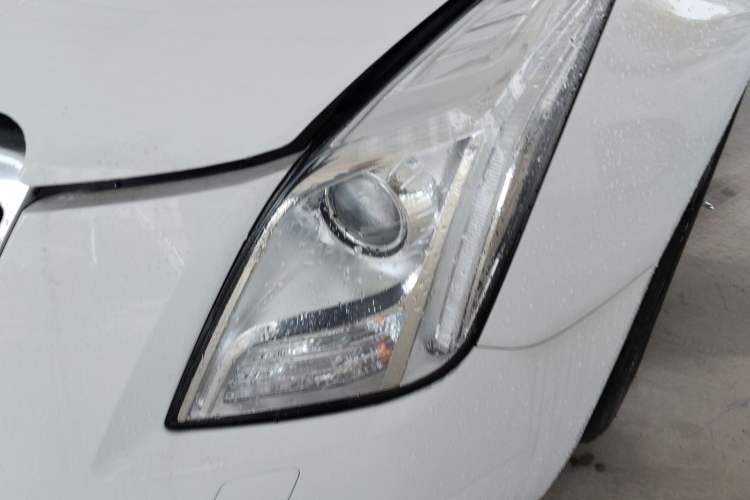 Used Cadillac XTS 2014 28T Comfort Version Left Front Headlight