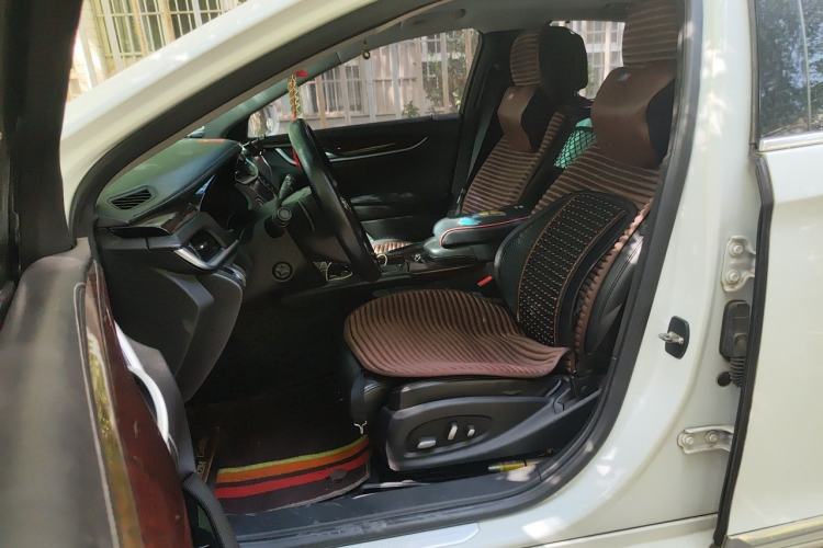 Used Cadillac XTS 2014 28T Luxury Model Left Front Seat