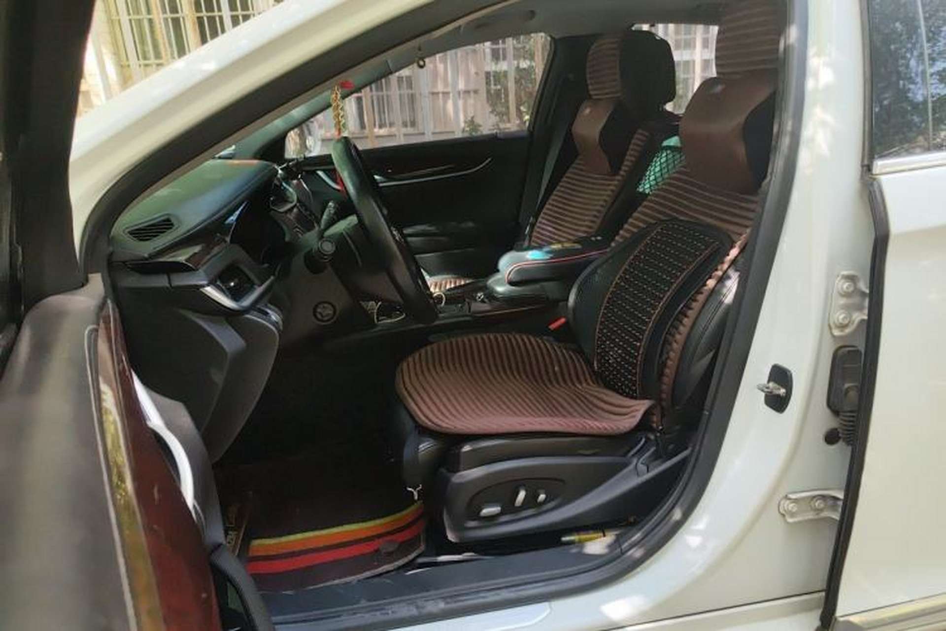 Used Cadillac XTS 2014 28T Luxury Model Left Front Seat