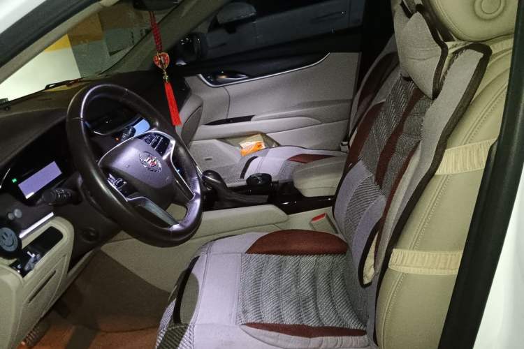 Used Cadillac XTS 2014 28T Comfort Version Left Front Seat