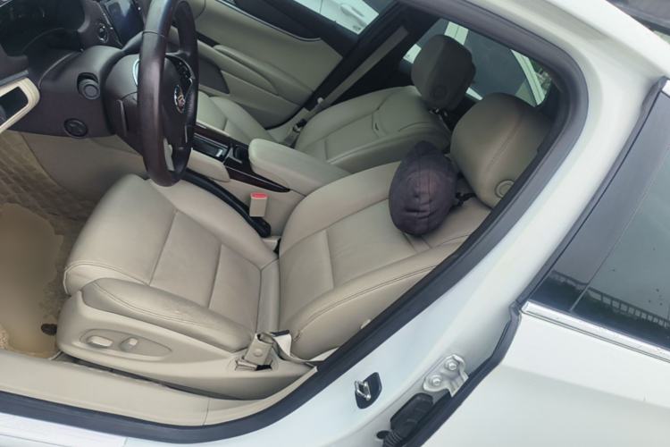 Used Cadillac XTS 2014 28T Comfort Version Left Front Seat