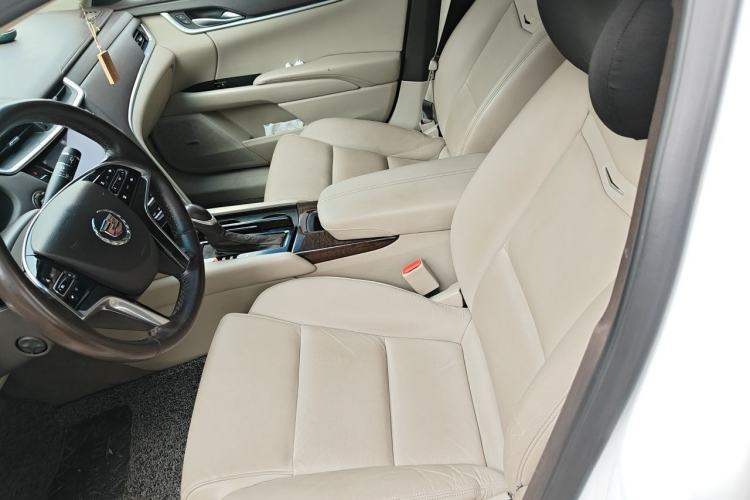 Used Cadillac XTS 2014 28T Comfort Version Left Front Seat