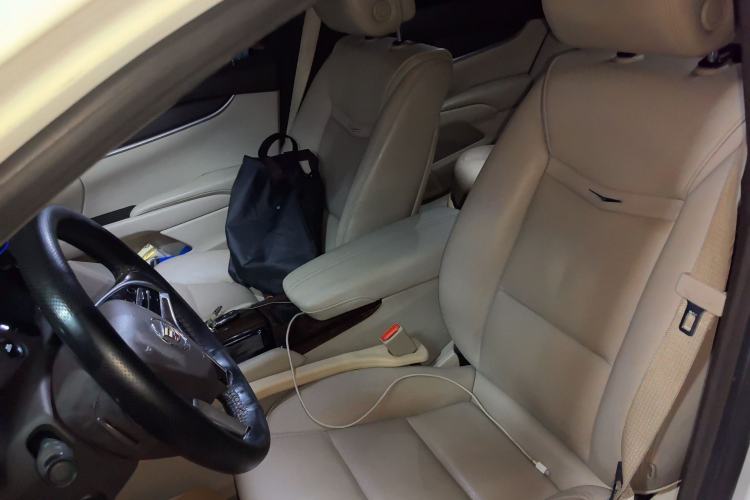 Used Cadillac XTS 2014 28T Comfort Version Left Front Seat