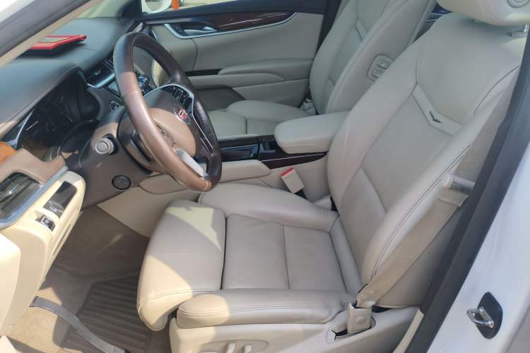 Used Cadillac XTS 2014 28T Luxury Model Left Front Seat
