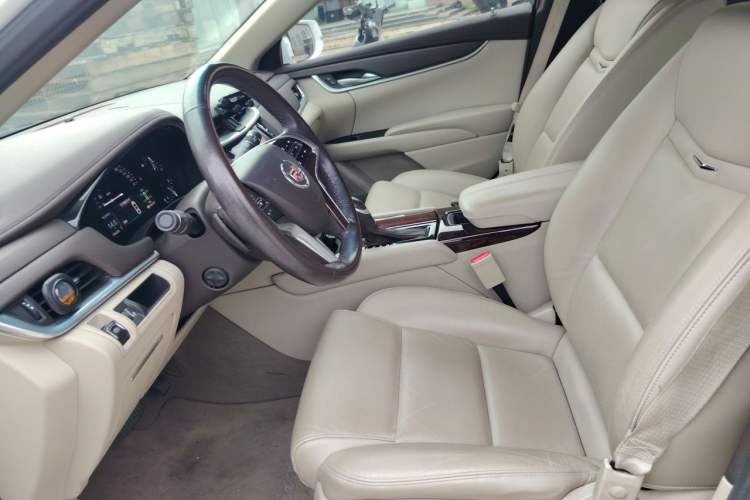 Used Cadillac XTS 2014 28T Comfort Version Left Front Seat