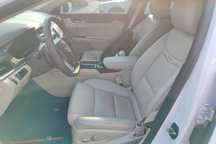 Used Cadillac XTS 2014 28T Comfort Version Left Front Seat