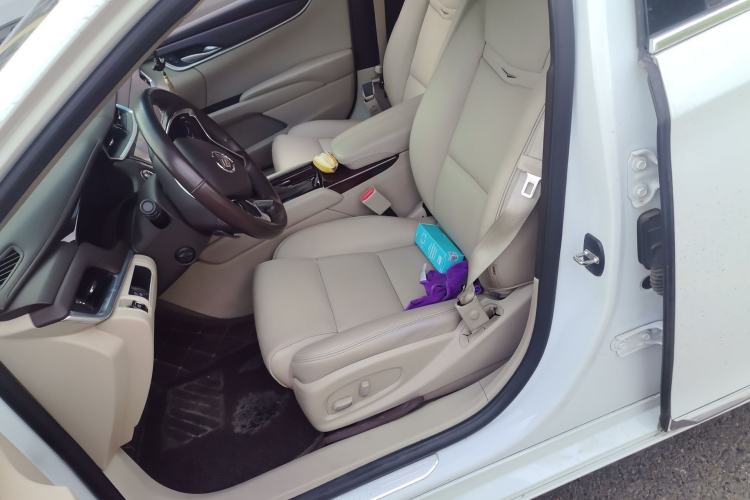 Used Cadillac XTS 2014 28T Comfort Version Left Front Seat