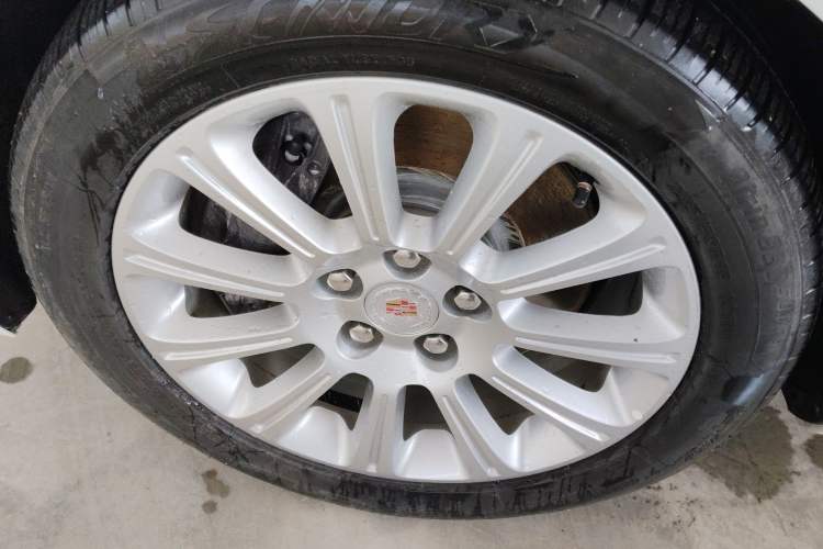 Used Cadillac XTS 2014 28T Comfort Version Left Front Wheel Hub