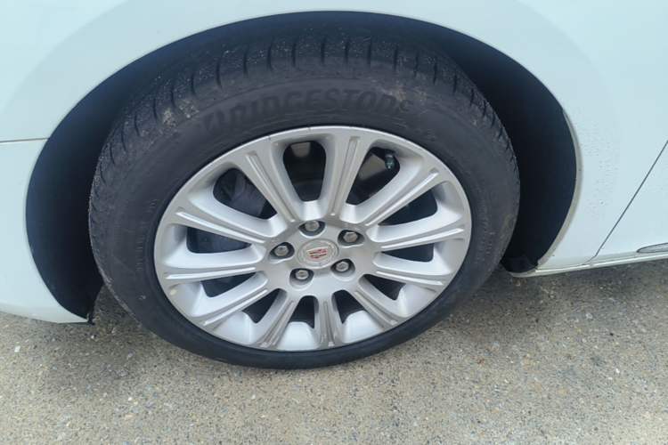 Used Cadillac XTS 2014 28T Comfort Version Left Front Wheel Hub