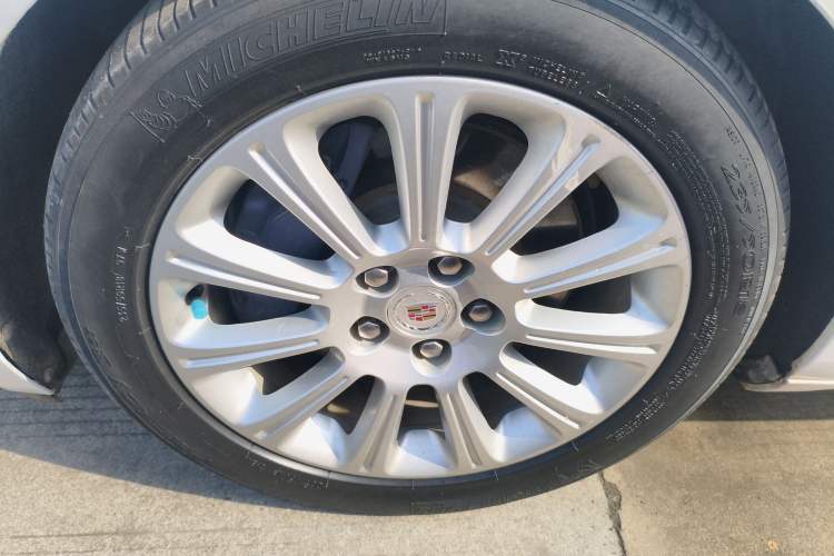 Used Cadillac XTS 2014 28T Luxury Model Left Front Wheel Hub