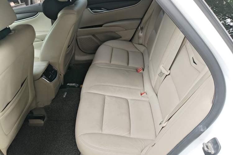 Used Cadillac XTS 2014 28T Comfort Version Left Rear Seat