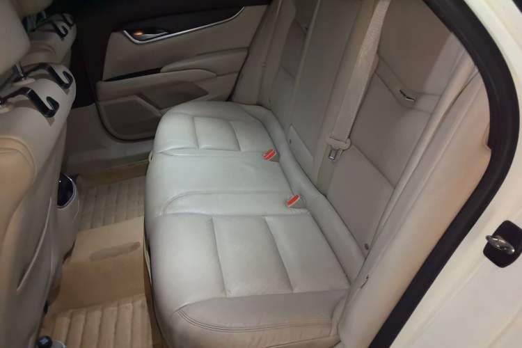 Used Cadillac XTS 2014 28T Comfort Version Left Rear Seat