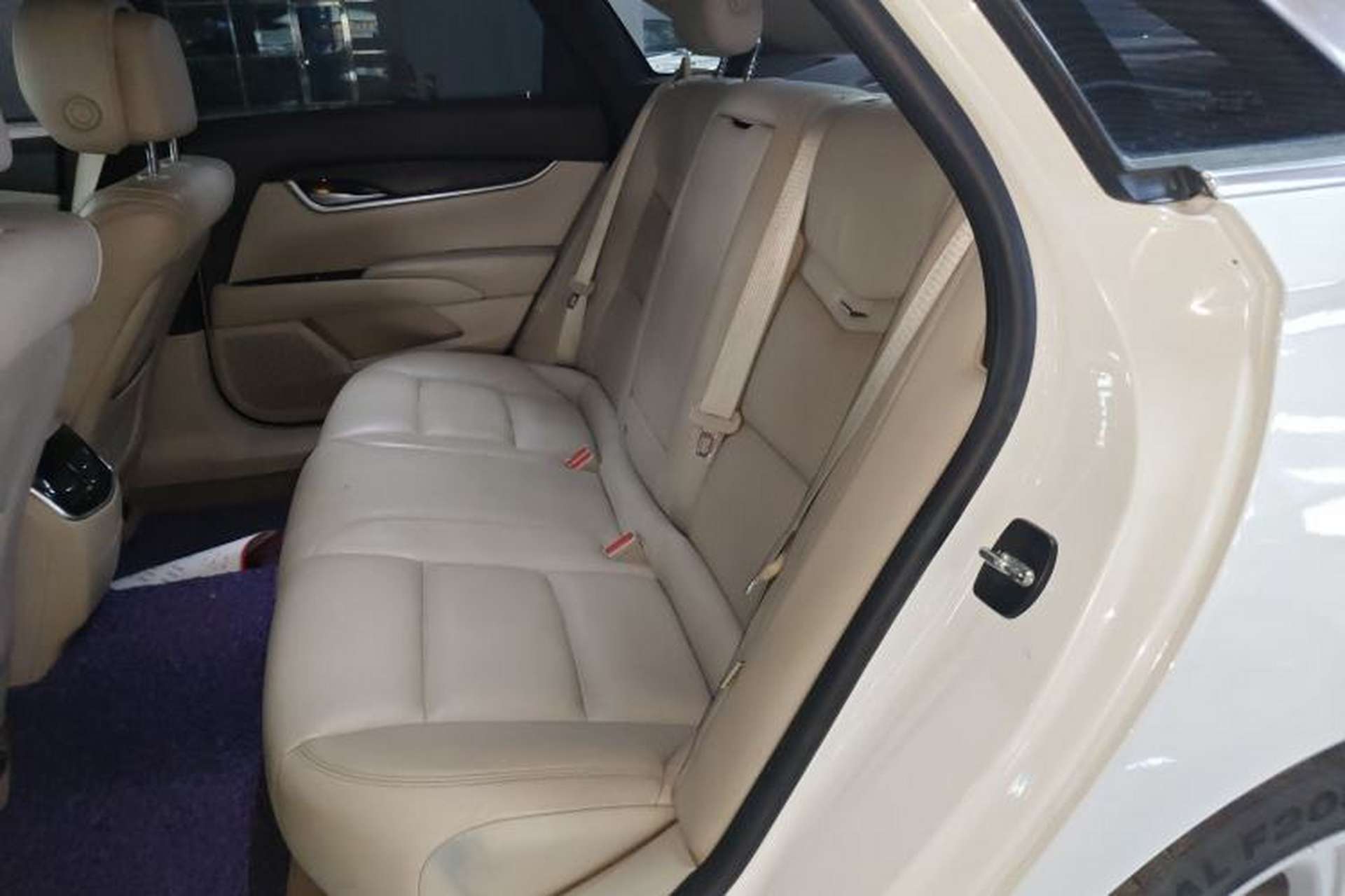 Used Cadillac XTS 2014 28T Comfort Version Left Rear Seat