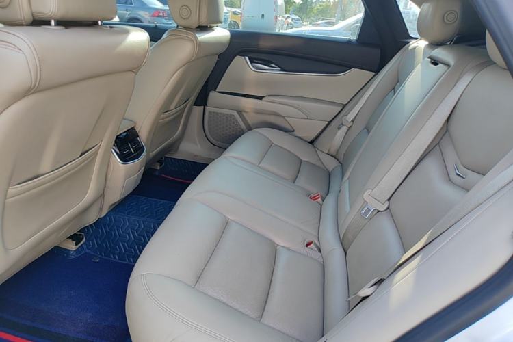 Used Cadillac XTS 2014 28T Comfort Version Left Rear Seat