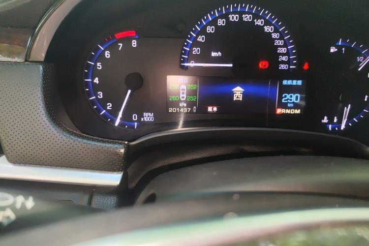 Used Cadillac XTS 2014 28T Luxury Model Odometer Close Up