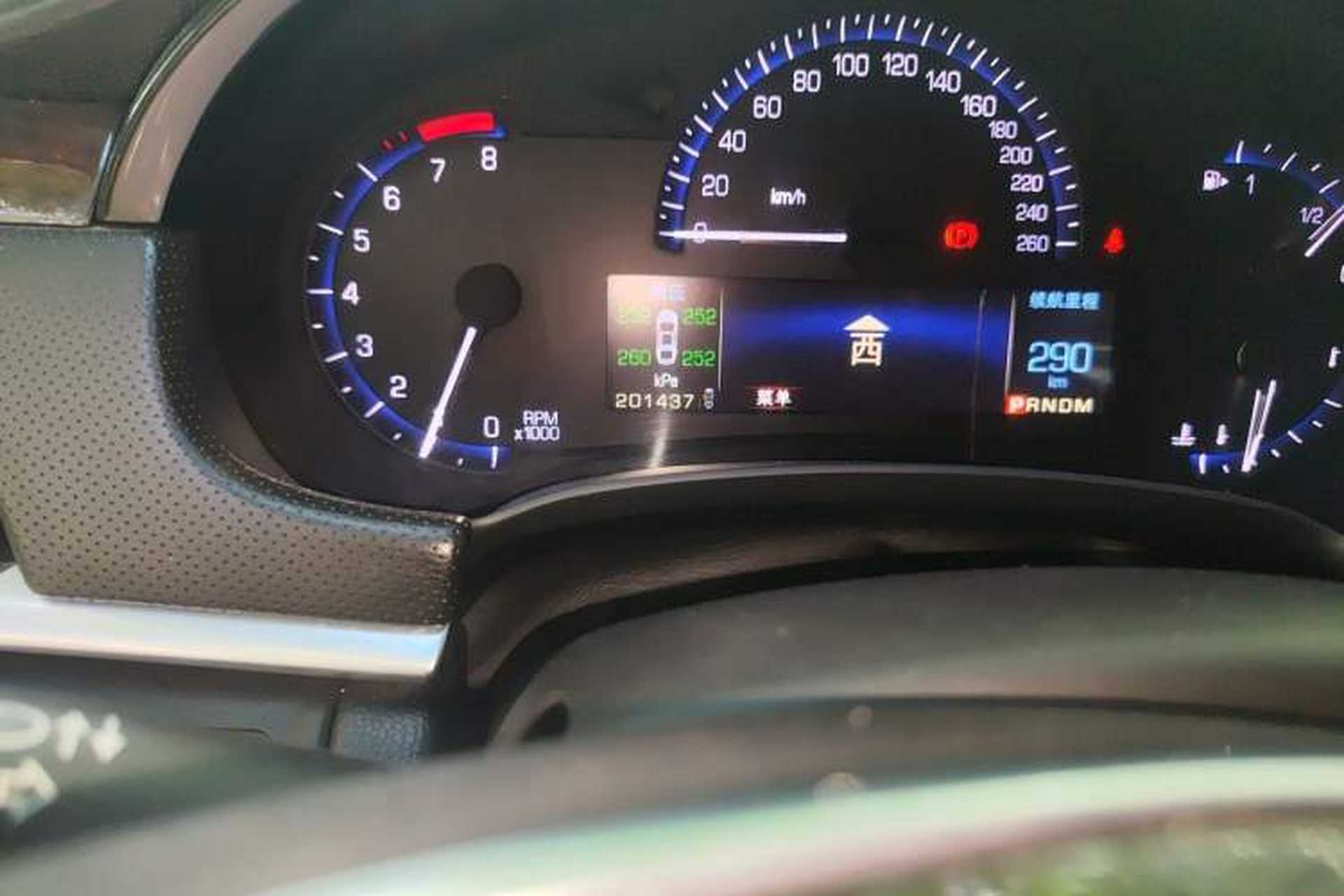 Used Cadillac XTS 2014 28T Luxury Model Odometer Close Up
