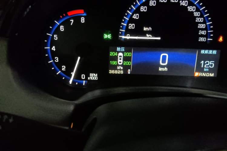Used Cadillac XTS 2014 28T Comfort Version Odometer Close Up