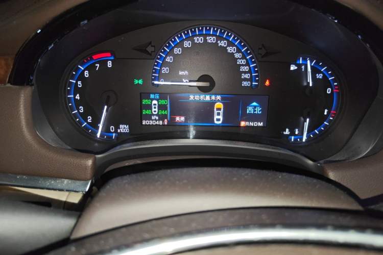 Used Cadillac XTS 2014 28T Luxury Model Odometer Close Up