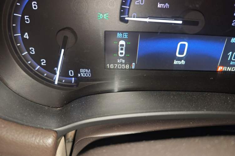 Used Cadillac XTS 2014 28T Elite Edition Odometer Close Up