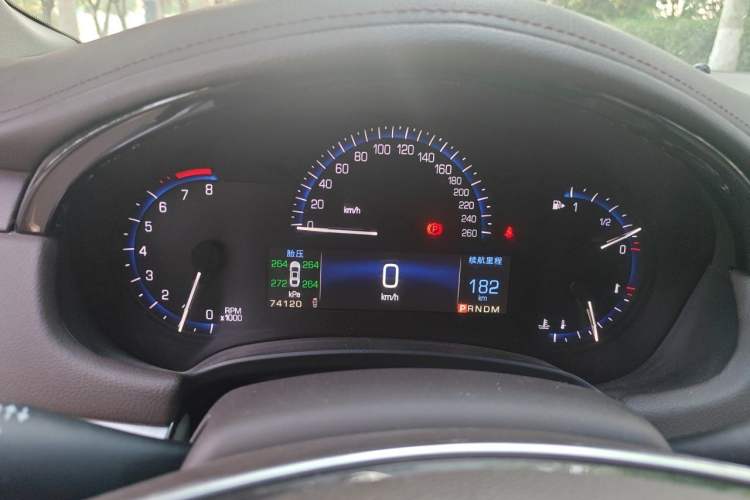 Used Cadillac XTS 2014 28T Comfort Version Odometer Close Up