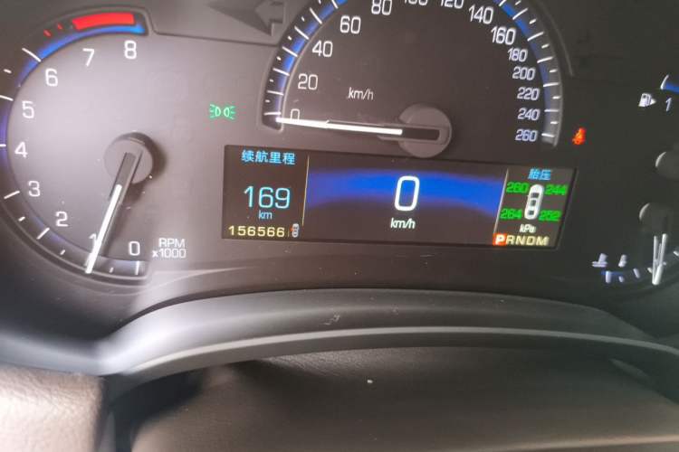 Used Cadillac XTS 2014 28T Comfort Version Odometer Close Up