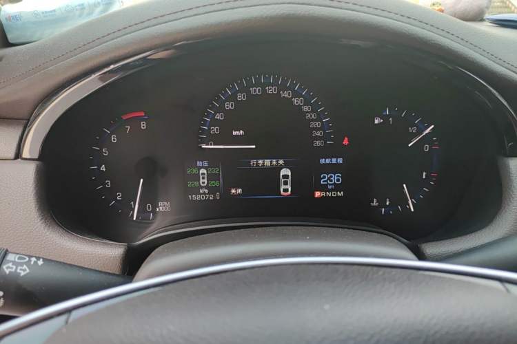 Used Cadillac XTS 2014 28T Elite Edition Odometer Close Up