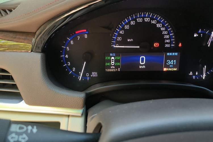 Used Cadillac XTS 2014 28T Elite Edition Odometer Close Up