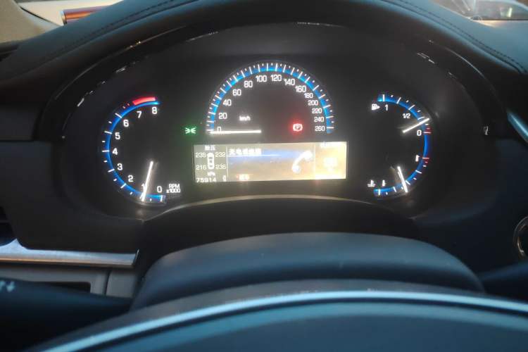 Used Cadillac XTS 2014 28T Comfort Version Odometer Close Up
