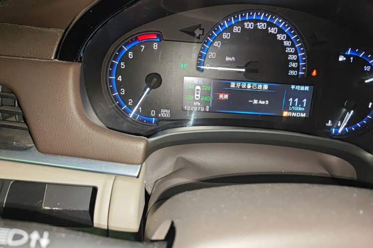 Used Cadillac XTS 2014 28T Comfort Version Odometer Close Up
