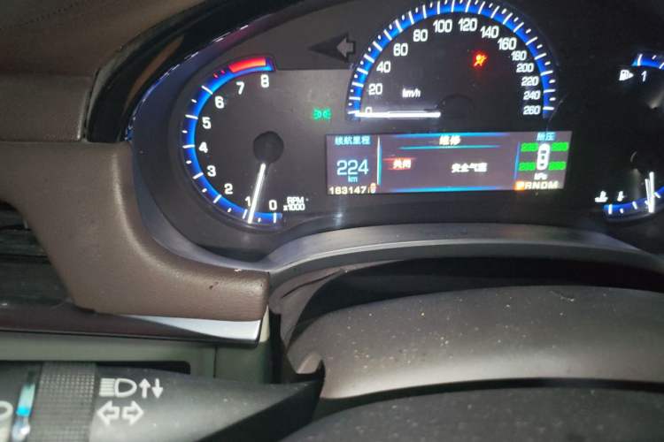 Used Cadillac XTS 2014 28T Comfort Version Odometer Close Up