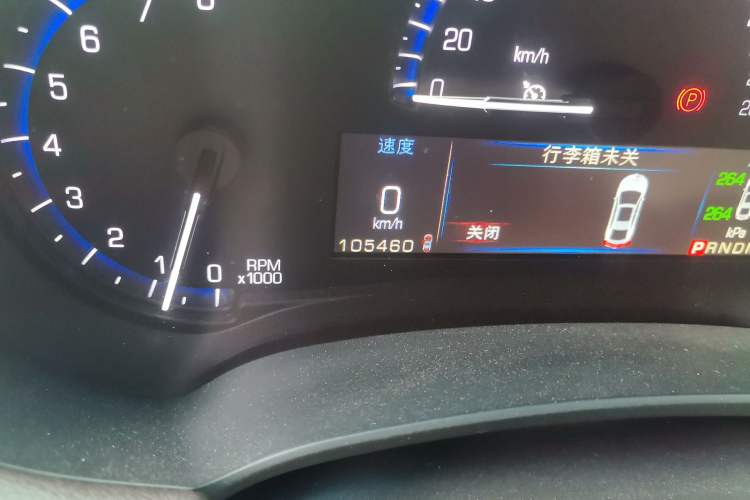 Used Cadillac XTS 2014 28T Comfort Version Odometer Close Up