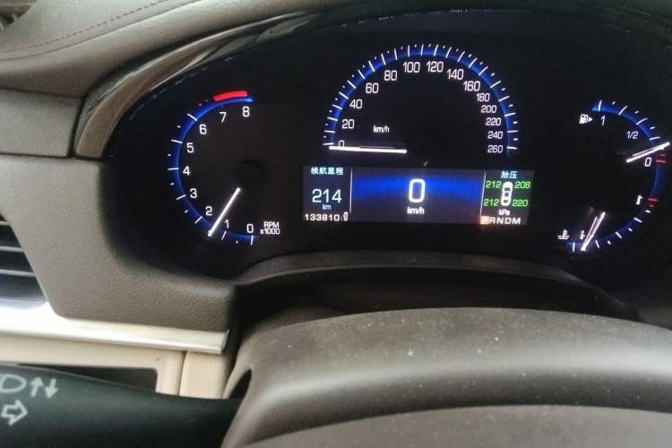 Used Cadillac XTS 2014 28T Comfort Version Odometer Close Up