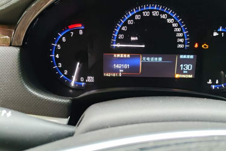 Used Cadillac XTS 2014 28T Luxury Model Odometer Close Up