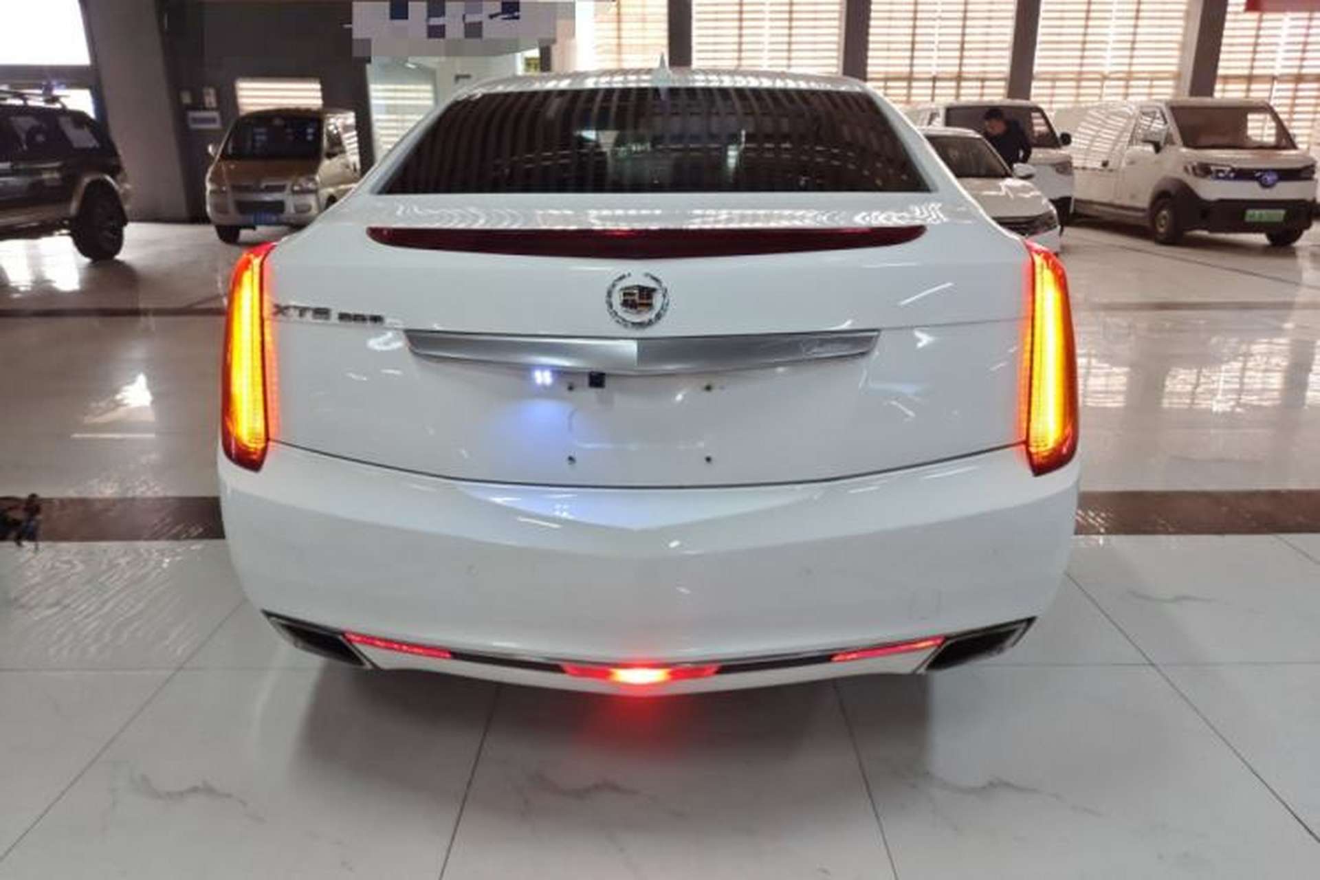 Used Cadillac XTS 2014 28T Comfort Version Rear