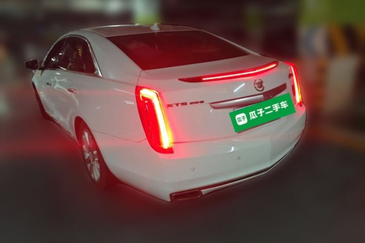 Used Cadillac XTS 2014 28T Luxury Model Rear Left 45 Deg